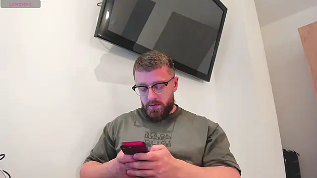 Snapshot of Findom_guy chatting on February 24, 12:19 am Findom guy online show from February 24, 12:19 am