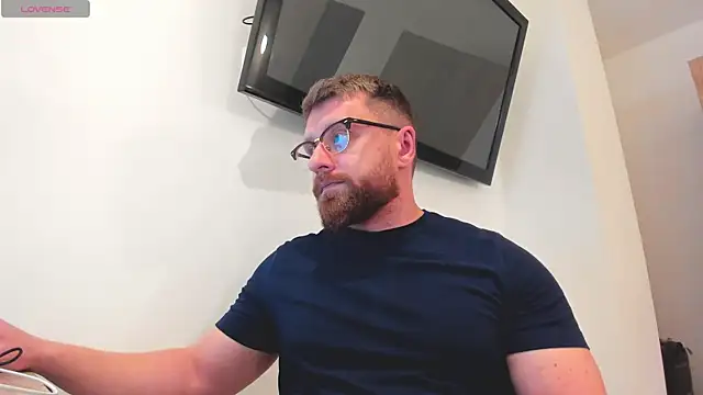 Snapshot of Findom_guy chatting on February 25, 2:10 am Findom guy online show from February 25, 2:10 am