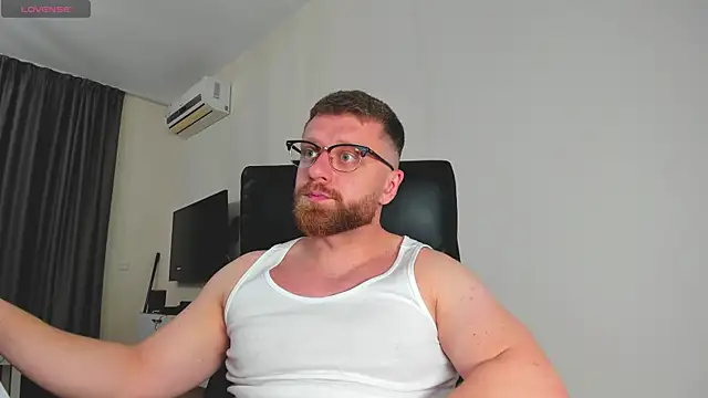 Snapshot of Findom_guy chatting on March 2, 11:06 am Findom guy online show from March 2, 11:06 am