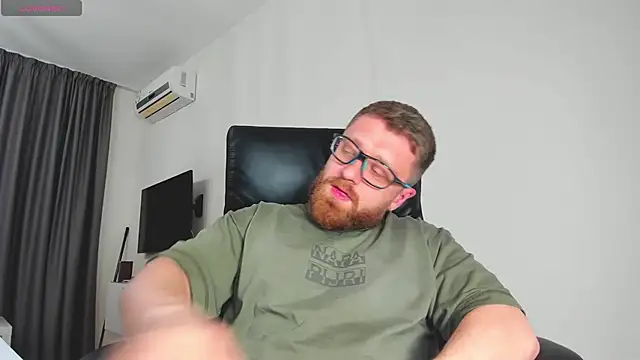 Snapshot of Findom_guy chatting on March 12, 6:14 pm Findom guy online show from March 12, 6:14 pm