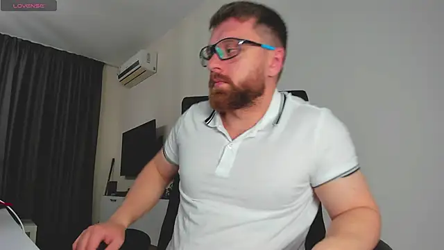 Snapshot of Findom_guy chatting on March 14, 10:10 am Findom guy online show from March 14, 10:10 am