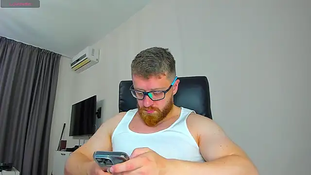 Snapshot of Findom_guy chatting on March 21, 11:15 am Findom guy online show from March 21, 11:15 am