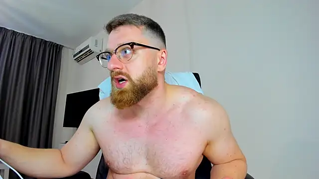 Snapshot of Findom_guy chatting on April 12, 3:06 pm Findom guy online show from April 12, 3:06 pm