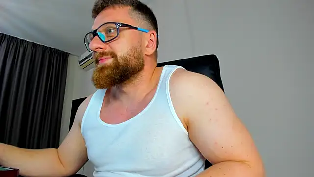 Snapshot of Findom_guy chatting on April 18, 7:58 pm Findom guy online show from April 18, 7:58 pm