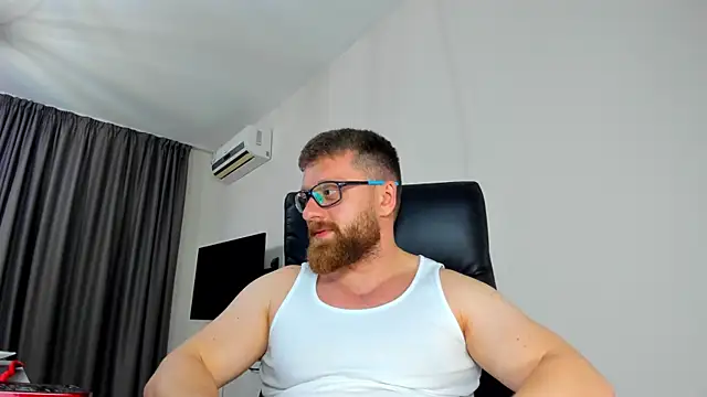 Snapshot of Findom_guy chatting on April 24, 6:21 pm Findom guy online show from April 24, 6:21 pm