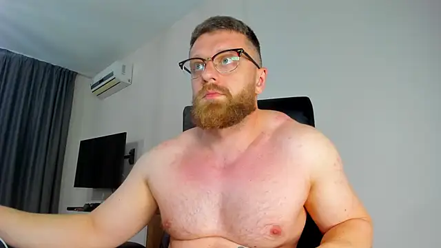 Snapshot of Findom_guy chatting on April 30, 8:57 pm Findom guy online show from April 30, 8:57 pm