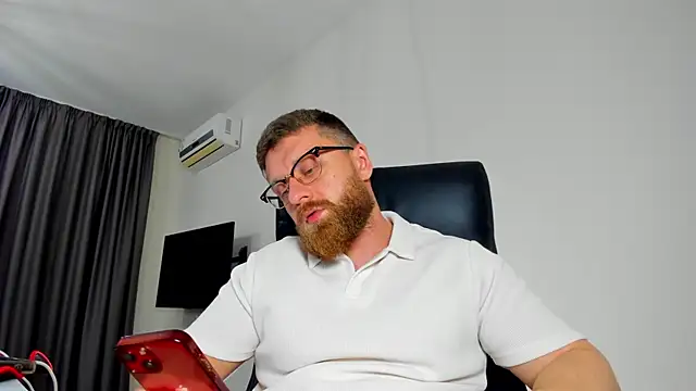 Snapshot of Findom_guy chatting on May 8, 5:29 pm Findom guy online show from May 8, 5:29 pm