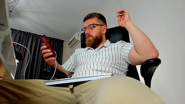 Snapshot of Findom_guy chatting on May 9, 6:02 pm Findom guy online show from May 9, 6:02 pm