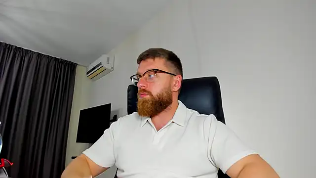 Snapshot of Findom_guy chatting on May 11, 5:43 pm Findom guy online show from May 11, 5:43 pm