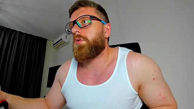 Snapshot of Findom_guy chatting on May 12, 5:32 pm Findom guy online show from May 12, 5:32 pm
