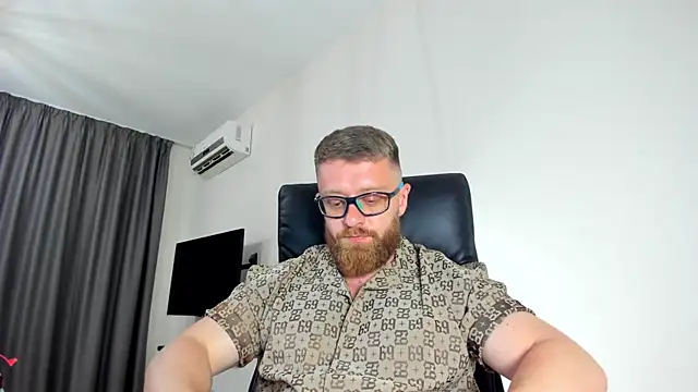 Snapshot of Findom_guy chatting on May 29, 7:45 pm Findom guy online show from May 29, 7:45 pm
