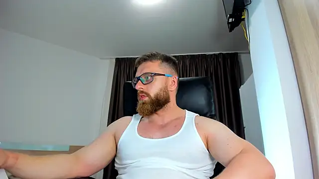 Snapshot of Findom_guy chatting on June 6, 4:55 pm Findom guy online show from June 6, 4:55 pm