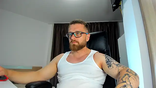 Snapshot of Findom_guy chatting on June 30, 7:04 pm Findom guy online show from June 30, 7:04 pm