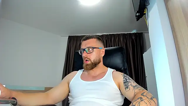 Snapshot of Findom_guy chatting on July 7, 3:49 pm Findom guy online show from July 7, 3:49 pm