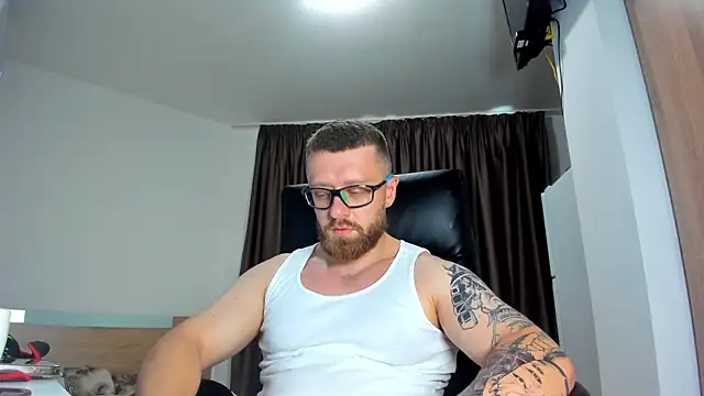 Snapshot of Findom_guy chatting on July 10, 4:09 pm Findom guy online show from July 10, 4:09 pm