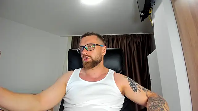 Snapshot of Findom_guy chatting on July 22, 5:16 pm Findom guy online show from July 22, 5:16 pm