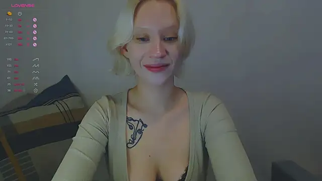 Snapshot of amelia_lye chatting on November 23, 3:01 pm amelia lye online show from November 23, 3:01 pm