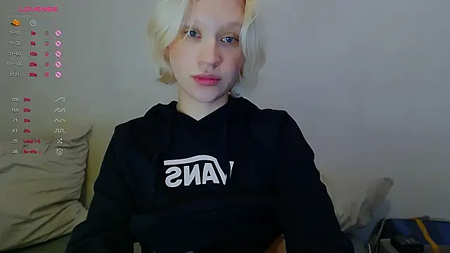 Snapshot of amelia_lye chatting on December 15, 3:38 pm amelia lye online show from December 15, 3:38 pm