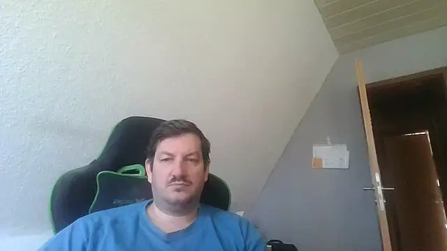 Snapshot of Golffahrer1982 chatting on October 5, 10:13 am Golffahrer1982 online show from October 5, 10:13 am