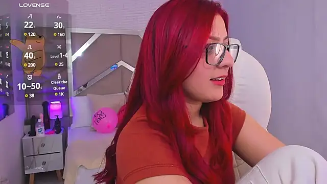 Zoe Lennoxx online show from December 5, 5:50 pm