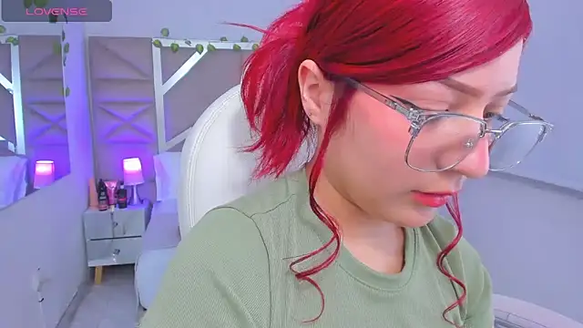 Zoe Lennoxx online show from March 20, 4:31 pm