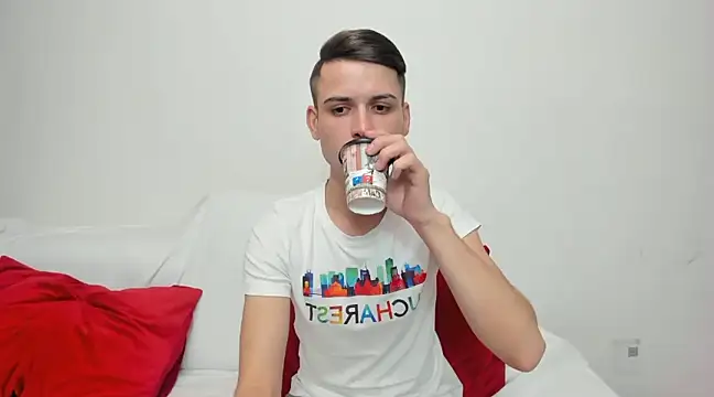 andboyfor6 online show from December 11, 8:15 am