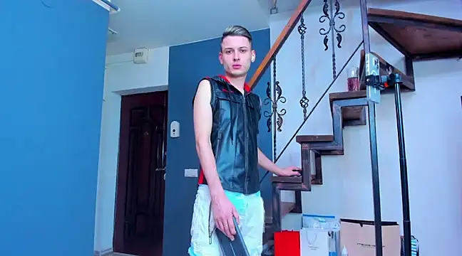 andboyfor6 online show from February 15, 8:54 pm