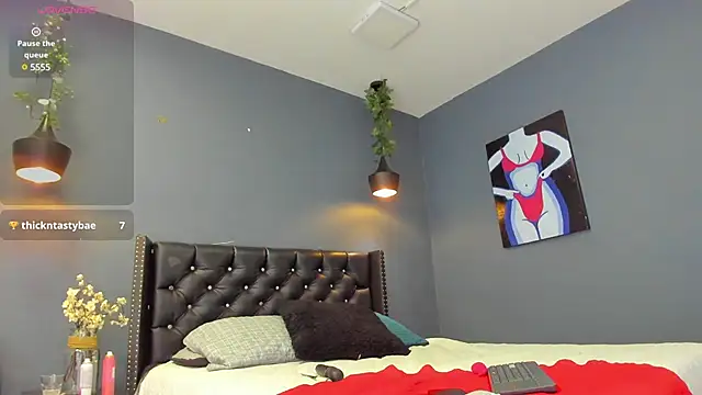 Sophiietaylor online show from February 14, 2:28 am