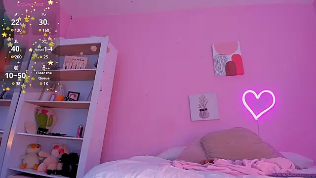 Sophiietaylor online show from March 22, 11:53 pm