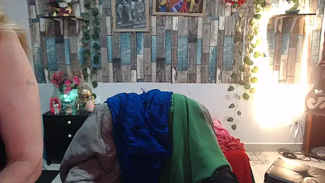 KarimaSarabe online show from September 27, 8:03 pm