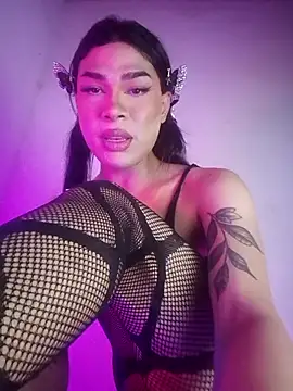 Snapshot of Victor-and-shelly chatting on February 15, 4:58 pm Victor-and-shelly online show from February 15, 4:58 pm