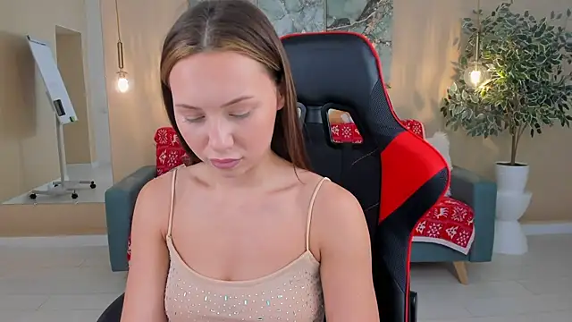 LilyRaisa online show from December 16, 4:13 am