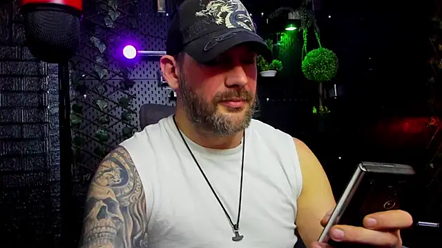 Snapshot of LexXHardy chatting on April 3, 3:54 pm LexXHardy online show from April 3, 3:54 pm