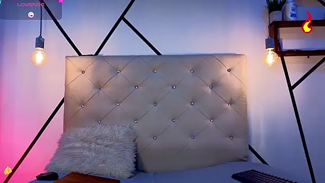 violetasimonz online show from February 10, 9:19 pm