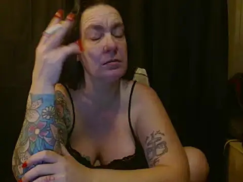 Snapshot of SimoneMoore chatting on March 15, 10:57 am SimoneMoore online show from March 15, 10:57 am