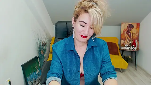 Snapshot of Cassandra_Hotty chatting on January 20, 4:32 am Cassandra Hotty online show from January 20, 4:32 am
