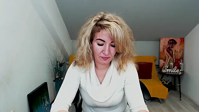 Snapshot of Cassandra_Hotty chatting on January 27, 3:15 am Cassandra Hotty online show from January 27, 3:15 am