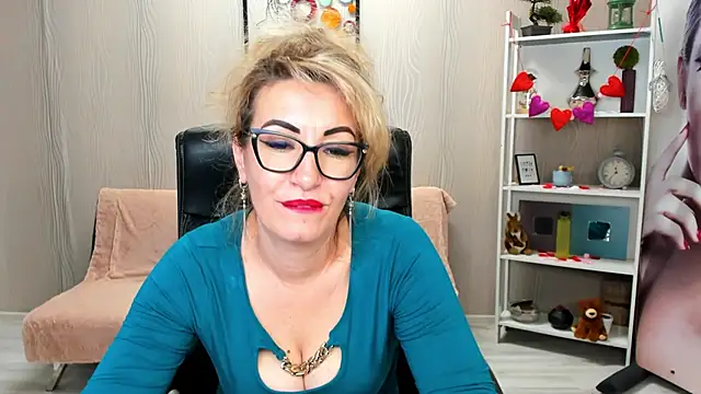 Snapshot of Cassandra_Hotty chatting on February 14, 7:38 am Cassandra Hotty online show from February 14, 7:38 am