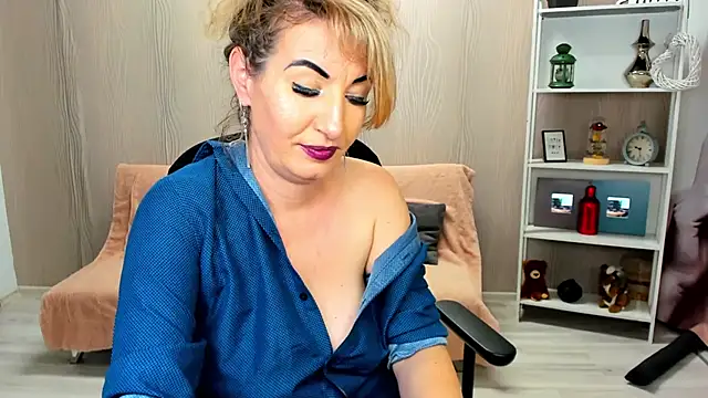 Snapshot of Cassandra_Hotty chatting on March 11, 7:26 am Cassandra Hotty online show from March 11, 7:26 am