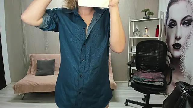 Cassandra Hotty online show from March 26, 4:18 am