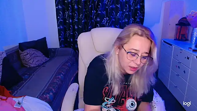 freyyamore1 online show from July 30, 6:12 am