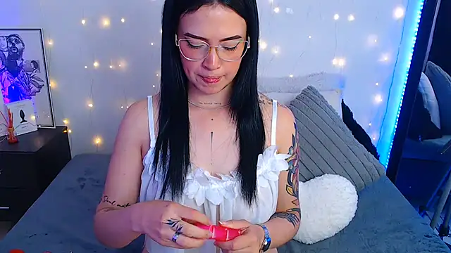 Snapshot of Isa_Maiden1 chatting on July 23, 5:22 pm Isa Maiden1 online show from July 23, 5:22 pm