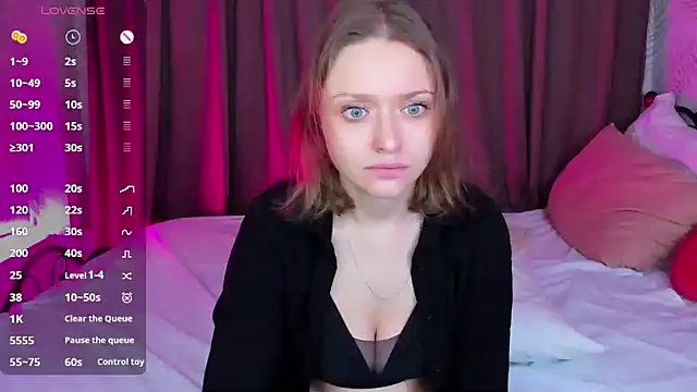 Snapshot of Linda_Bryant chatting on January 17, 12:42 am Linda Bryant online show from January 17, 12:42 am