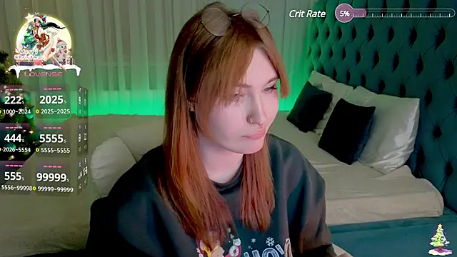 Snapshot of _Chlo__e chatting on December 25, 3:29 am Chlo e online show from December 25, 3:29 am