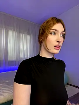  Chlo  e online show from October 5, 9:40 am