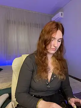  Chlo  e online show from November 8, 12:38 pm