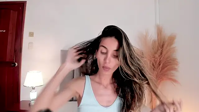 Nina Cavaali online show from December 12, 6:21 pm