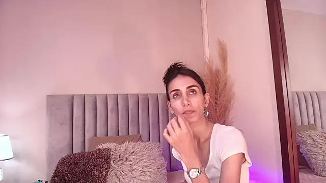 Nina Cavaali online show from September 25, 6:22 pm