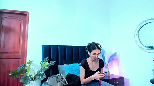 Nina Cavaali online show from October 10, 6:18 pm