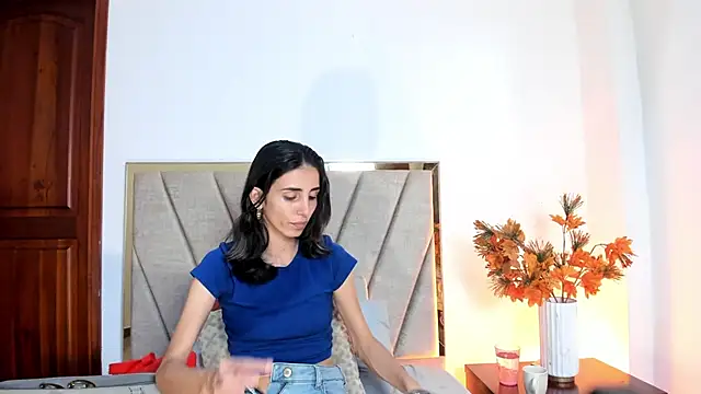 Nina Cavaali online show from October 14, 6:31 pm